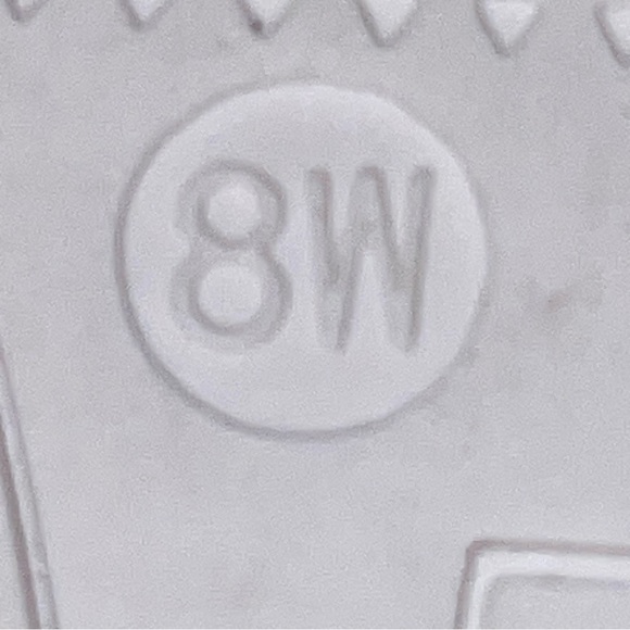 TORRID WHITE LASER CUT FAIX LEATHWR SNEAKER SIZE 8W - Picture 5 of 10